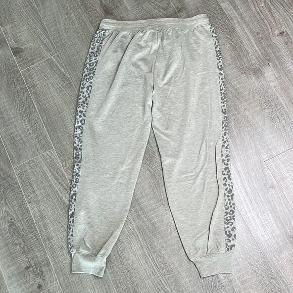 SPLENDID Leopard Print Beige Colorblock Loungewear Pajama Set Women’s - Picture 8 of 11